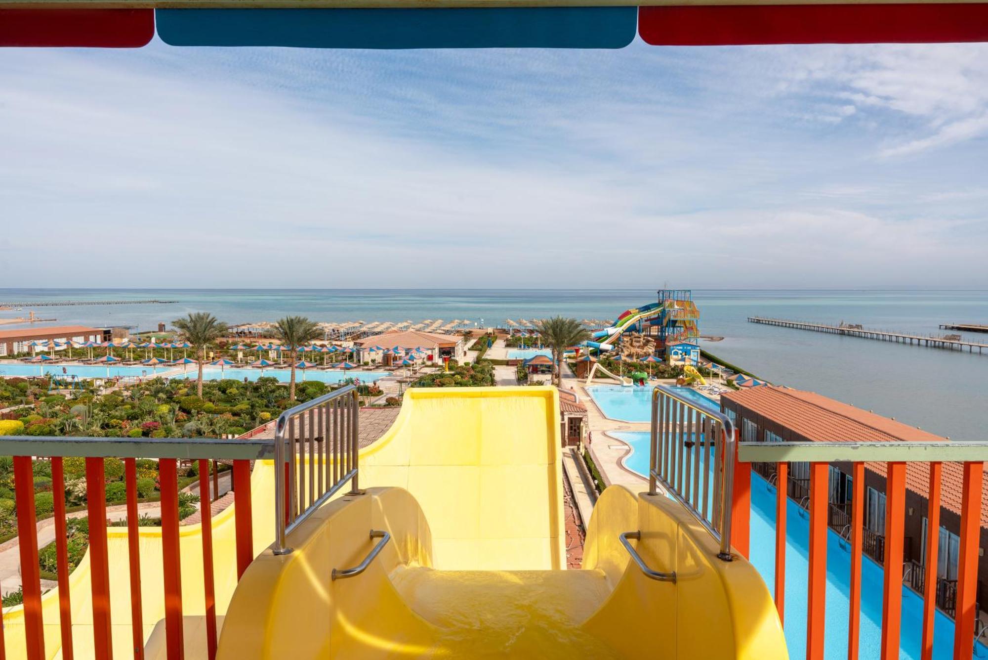 Sunrise Alora Aqua Park Resort 4*