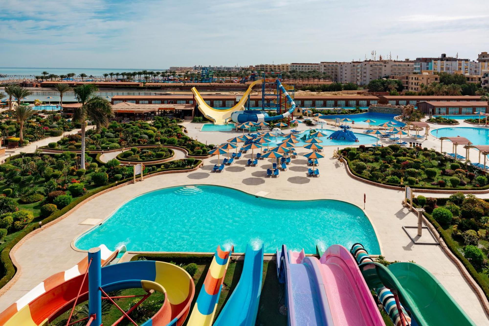 Sunrise Alora Aqua Park Resort 4*